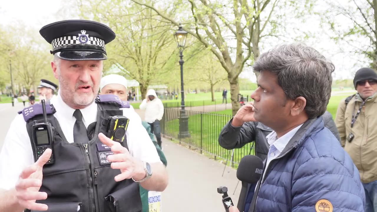 London (Sharia) Police Act as Agents of Criminal Muslims to Defend Poor Islam _