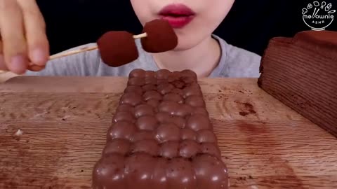 MUKBANG｜CHOCOLATE MARSHMALLOW KINDER RICE CAKE ICE CREAM SNACK