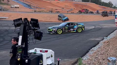 Vaughn Gittin Jr. & Loren Healy drift RTR Mustang & Ultra4 4400 Class Race Cars!