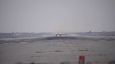 Stunning Video of B-1 Lancer in Action • Takeoff & Landing [Training Footage]7