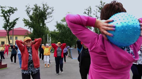 Elderly people are getting fit