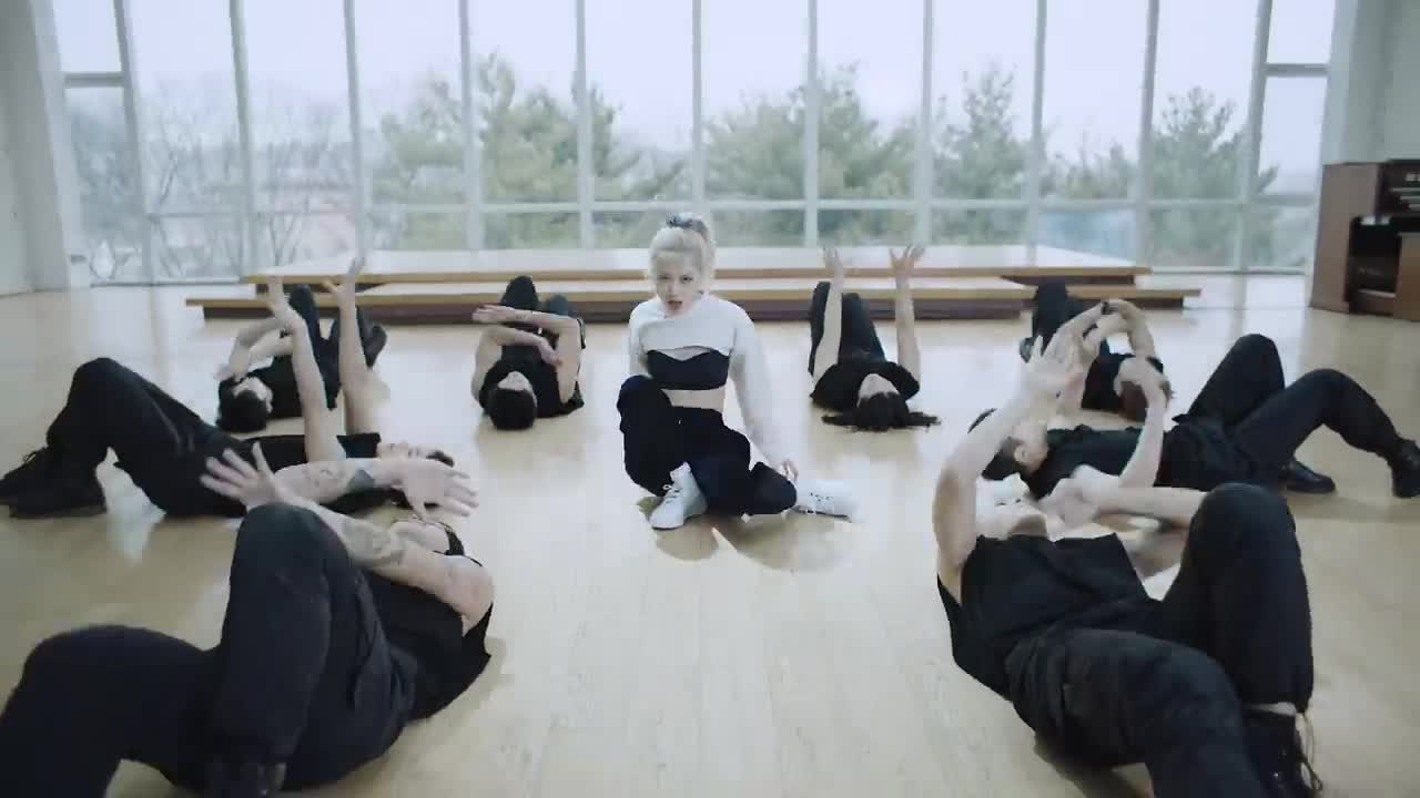 ROSÉ - 'On The Ground' Dance Performance