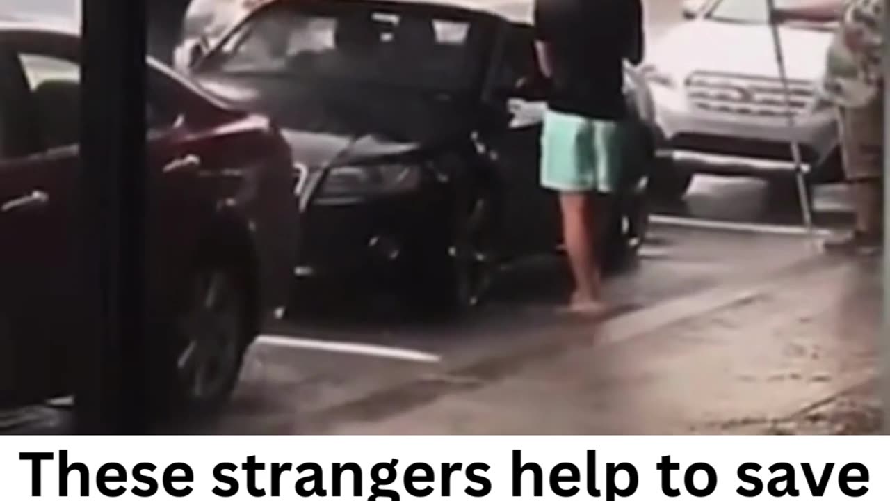 Strangers save a convertible! 😍🚗⛈️