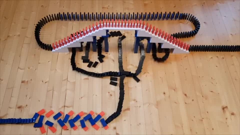 A new way to play dominoes