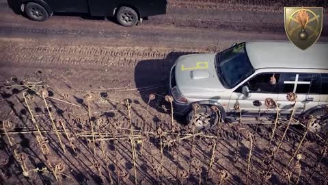 22nd Motorised Infantry Battalion Tank Crews Proudly Fly Ukrainian Flag While Heading To Combat