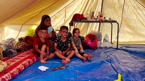 As Gazans flee bombardment, disease begins to spread