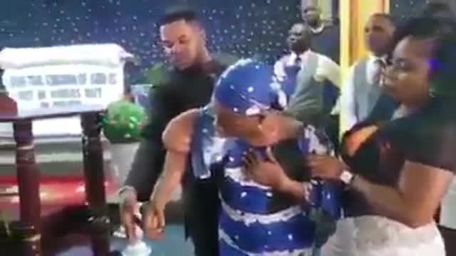 THIS PASTOR IS PERFORMING MIRACLE