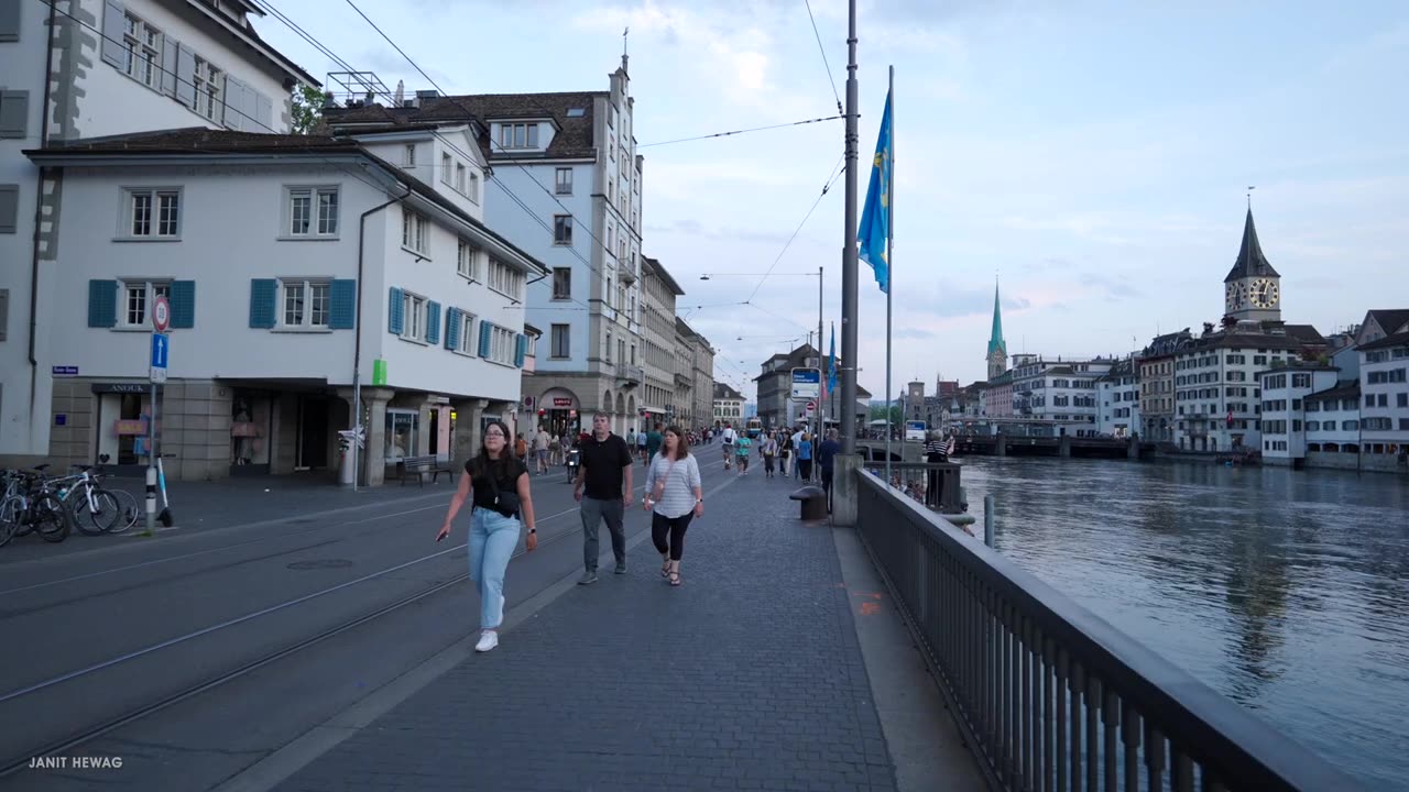Zürich Evening Walk, Switzerland 🇨🇭 the city on the water combines city life with nature