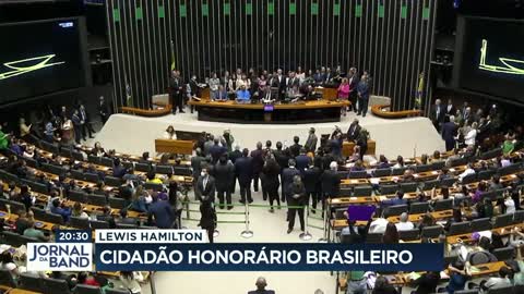 Hamilton recebe título de cidadão honorário brasileiro