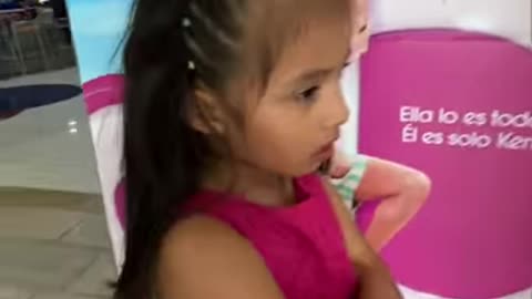 MADRE E HIJA DISGUSTADAS CON LA PELICULA BARBIE YA QUE NO ES APTA PARA MENORES