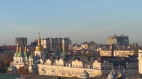 Listen. Russia attacks Kyiv with kamikaze drones early