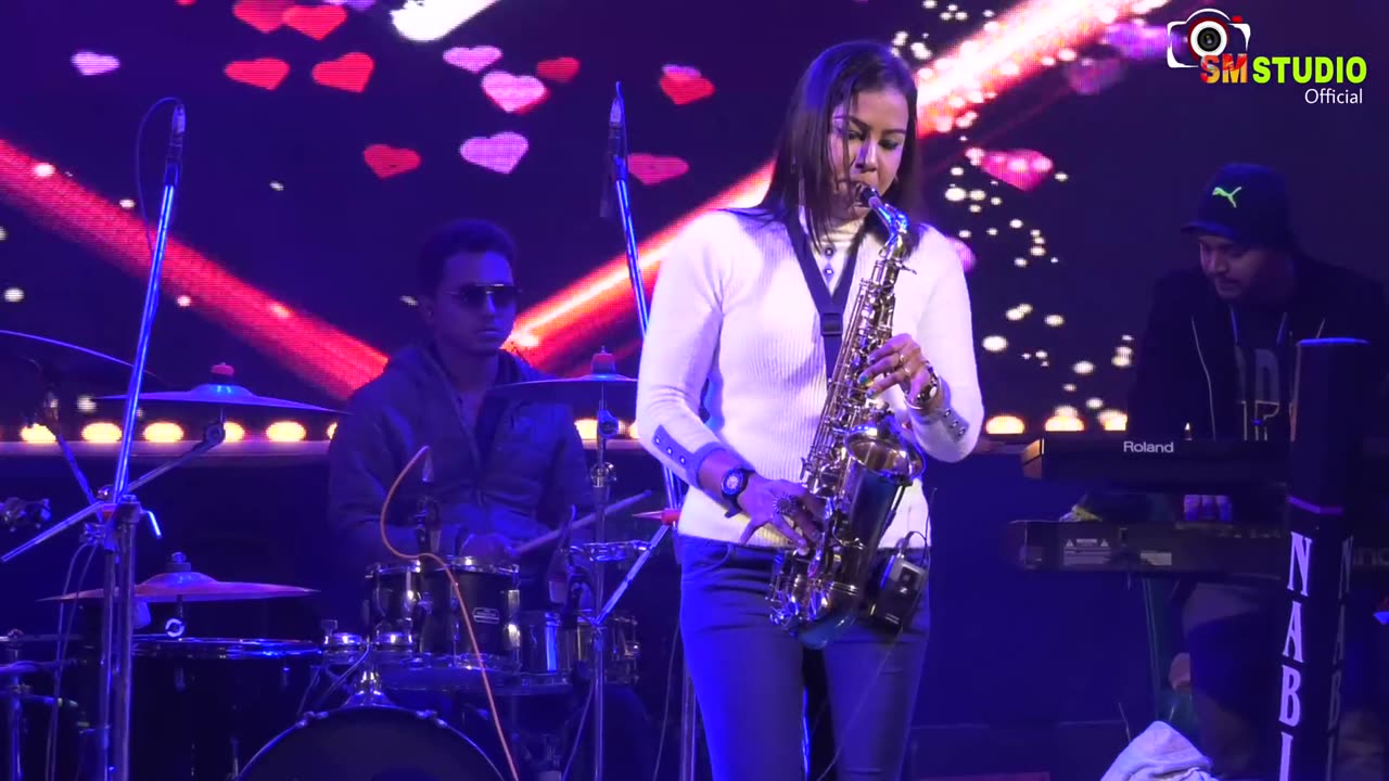 Sab Kuchh Bhula Diya Indian Grils Saxphone Cover - Lipika Samanta
