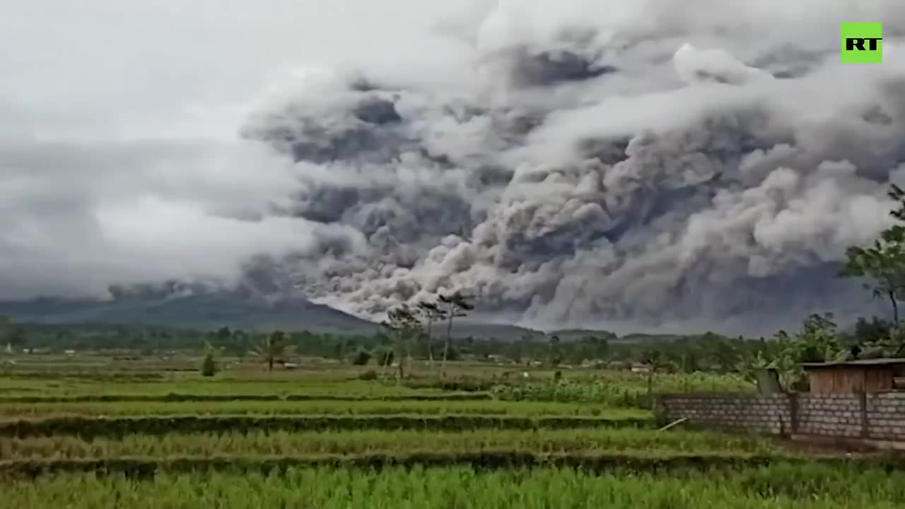 Indonesia's Mount Semeru spews hot clouds of ash as far away as 4.5km