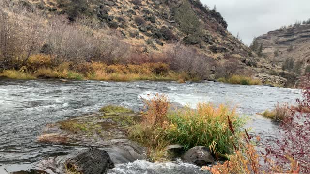 Central Oregon – Steelhead Falls – Slippery Rock Exploring – 4K