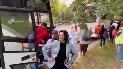 TEXAS KEEPS SENDING IMMIGRANTS TO KAMALA'S HOUSE!!!😂😂😂