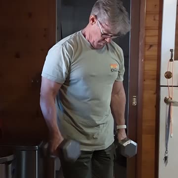 BICEP DB Alt CURLS 2-- 25lbx17r 🎥 SUNDAY Oct 1st 14 days from The Big 65 boyos