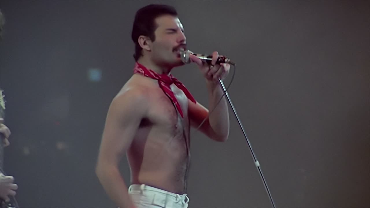 Queen - Rock Montreal We Are The Champions 1981 (Upscale) UHD 8K