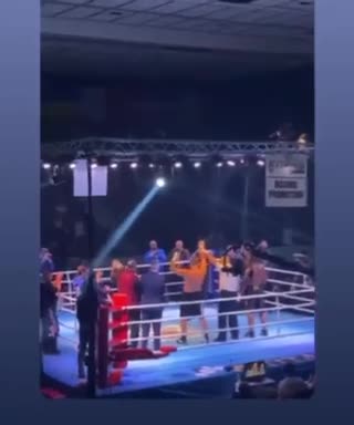 Fitoi me Mike Tyson, boksieri shqiptar Nelson Hysa mund britanikun Deny Williams