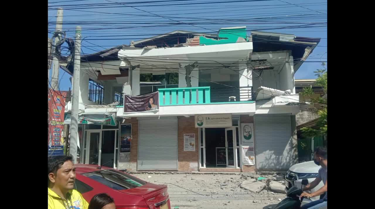 ACTUAL VIDEO: EARTHQUAKE MAGNITUDE 7.3 IN THE PHILIPPINES TODAY NEWS