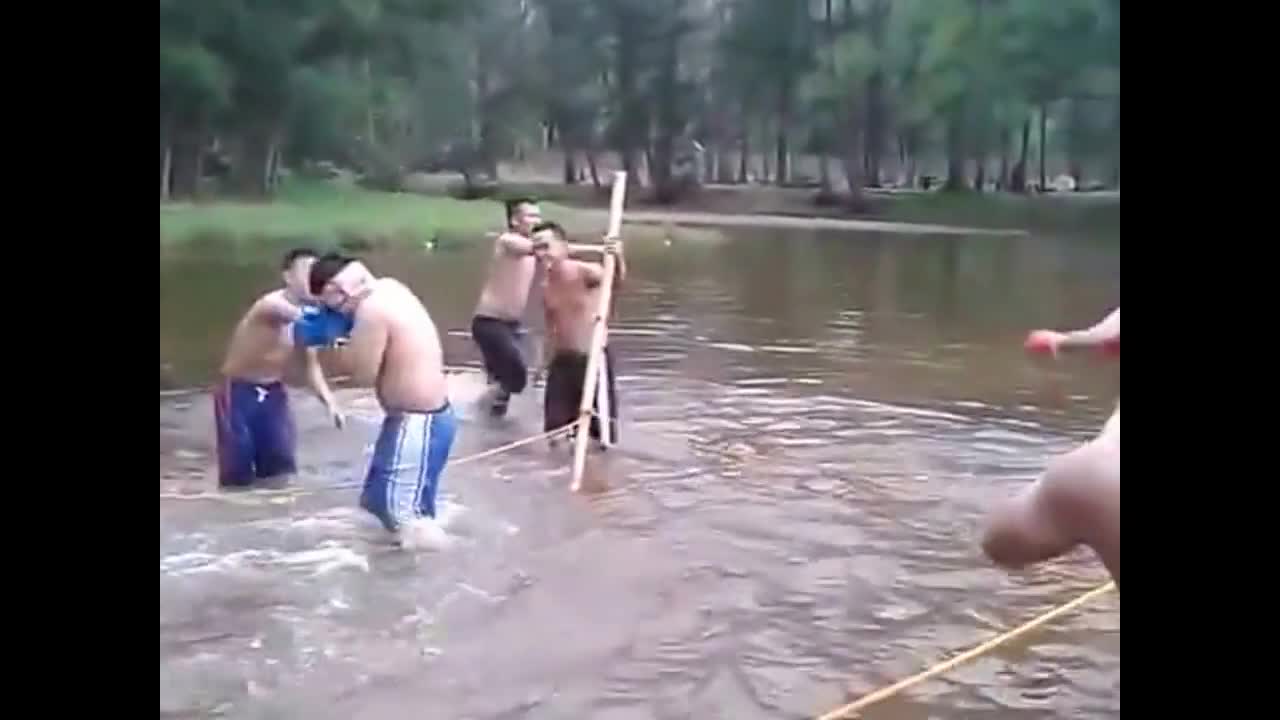 BAD DAYS BOYS!! UNDERWATER BOXING