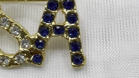 18KGP 1.5” x 0.75” USA Brooch. Pin. Made with Swarovski Crystal. America