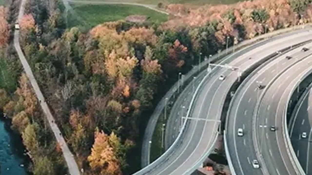 Why does no speed limits on the Autobahn work in Germany?