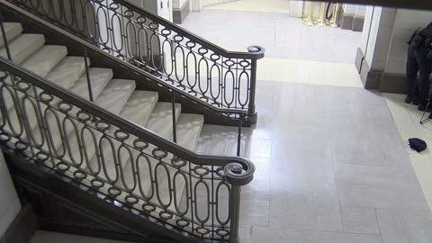 7208USCH01PlazaStair37toRotunda_2021-01-06_13h31min52s523ms.mp4