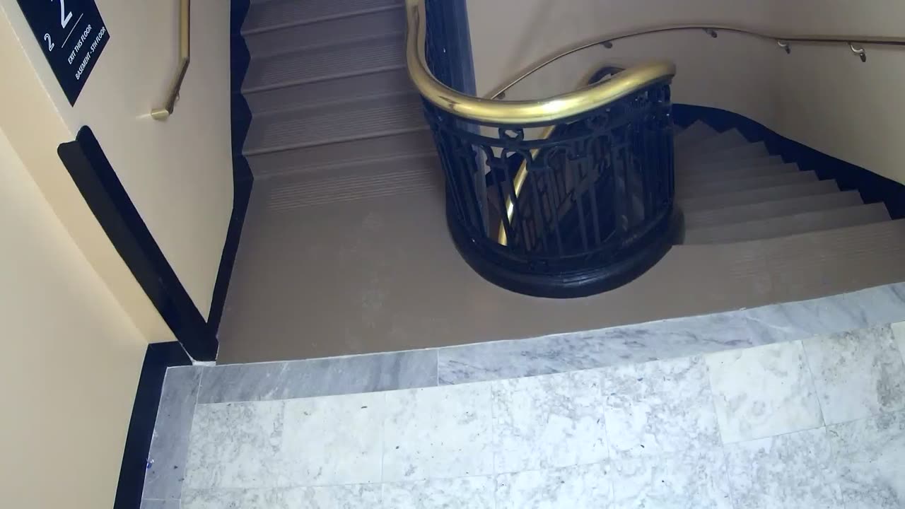 3489CHOB02Stair3_2021-01-06_06h40min01s167ms.mp4