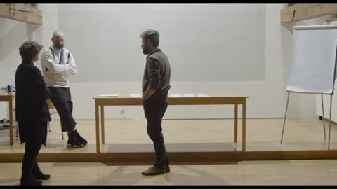 Genderově nebinární bytost zralá pro psychiatra