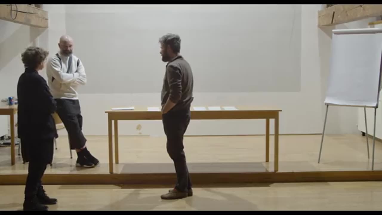 Genderově nebinární bytost zralá pro psychiatra