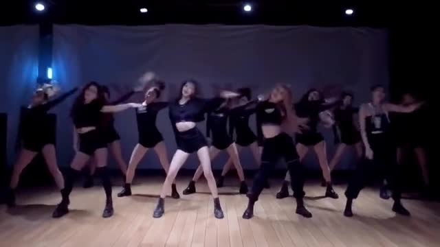 Mirror Practice Hot Dance