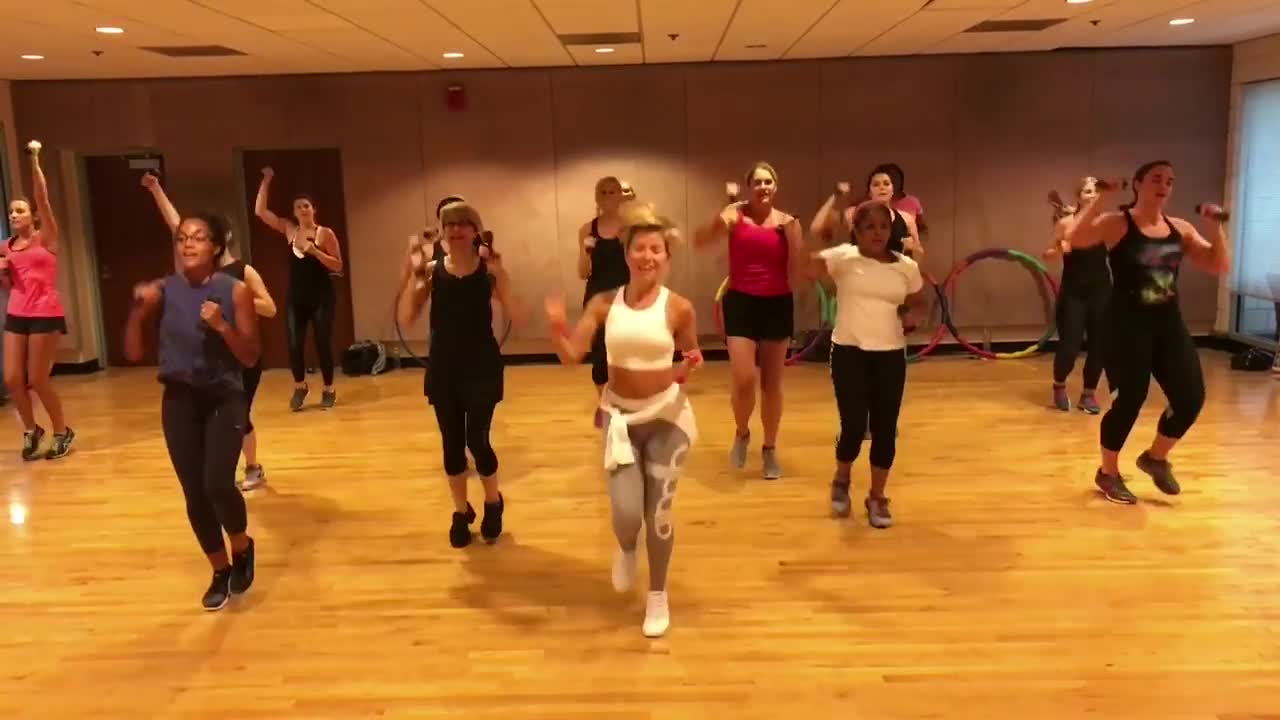 "UNTOUCHED" The Veronicas - Dance Fitness Cardio Blast with Weights Valeo Club