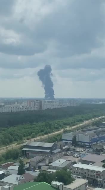Voronezh, the oil depot is on fire 🔥🔥🔥