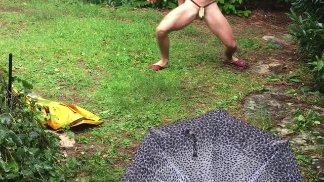 Crazy Witcho Sous La Pluie (Under The Rain)