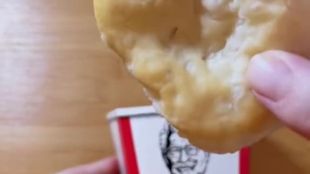 How many calories are there in KFC cookies?