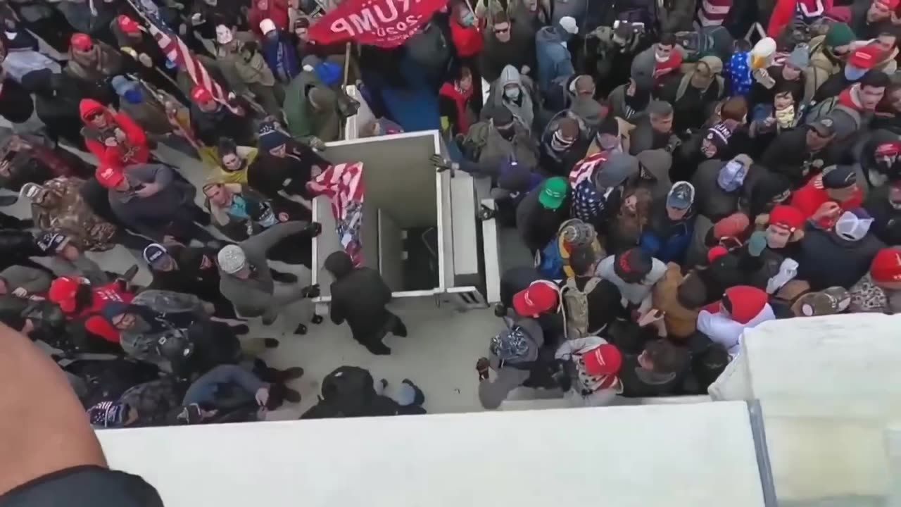 Video Footage Confirms Antifa Damaging The Capitol Building. J6. 100% proof.