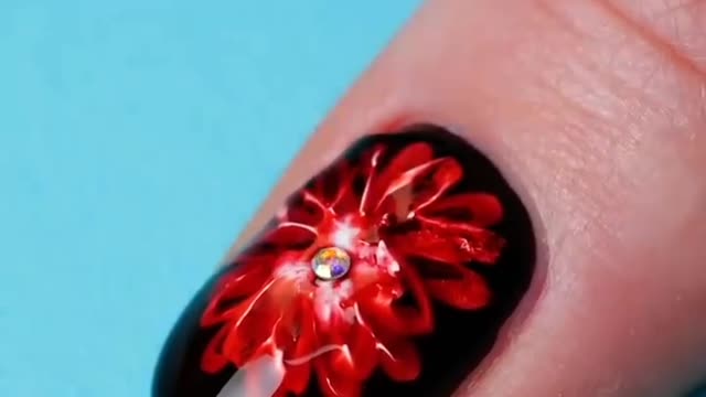 How to have a cool nail polishing