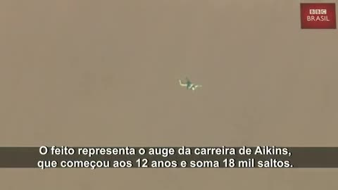 Americano salta sem paraquedas a mais de 7,5 mil metros de altura