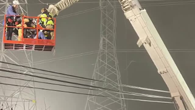 A small plane dangled 100 feet in the air after hitting a power tower in Maryland