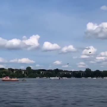 Fighter jet crashes at Michigan air show