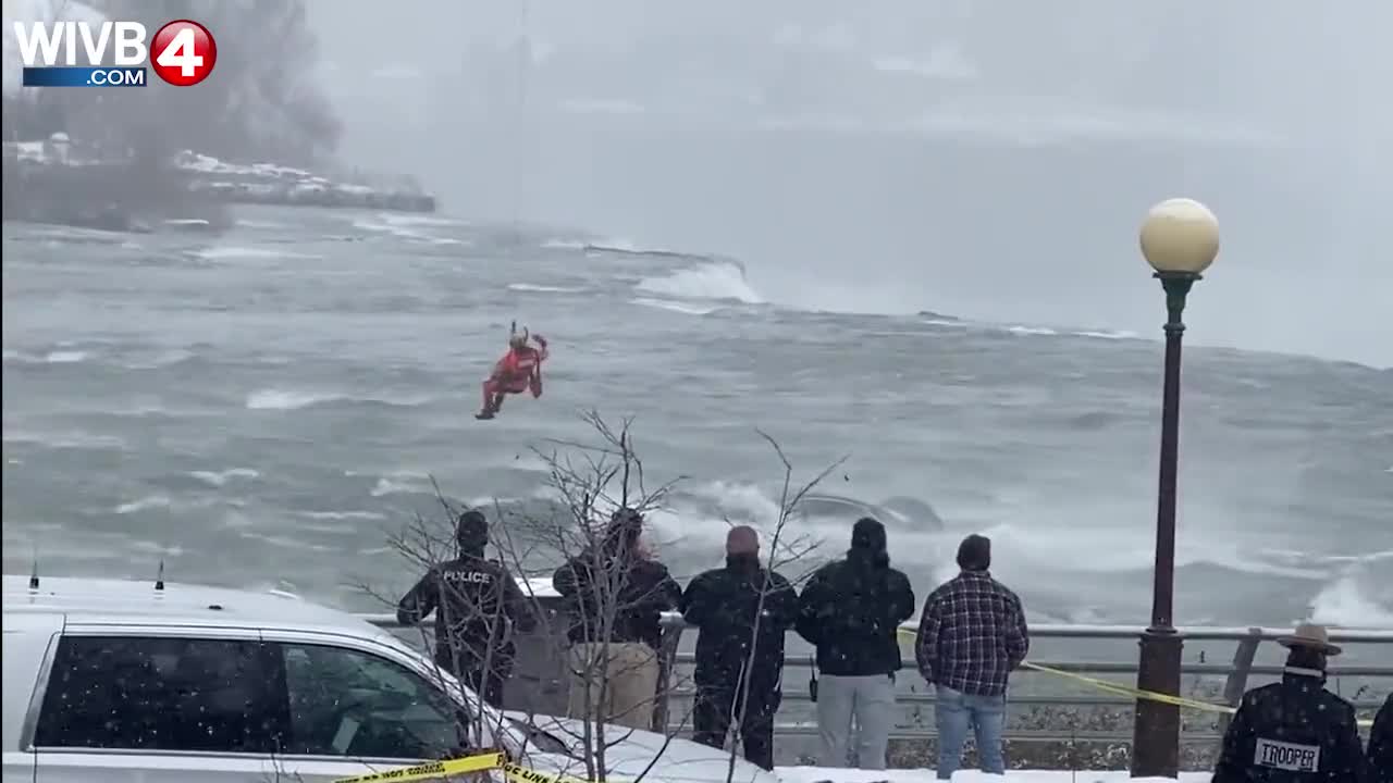 Woman Dies After Car Almost Falls Off Edge Of Niagara Falls