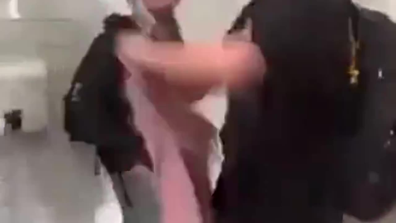 Student Gets Brutally Knocked Out By Boxer