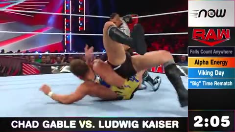 Becky Lynch and Zoey Stark wrestling wwe