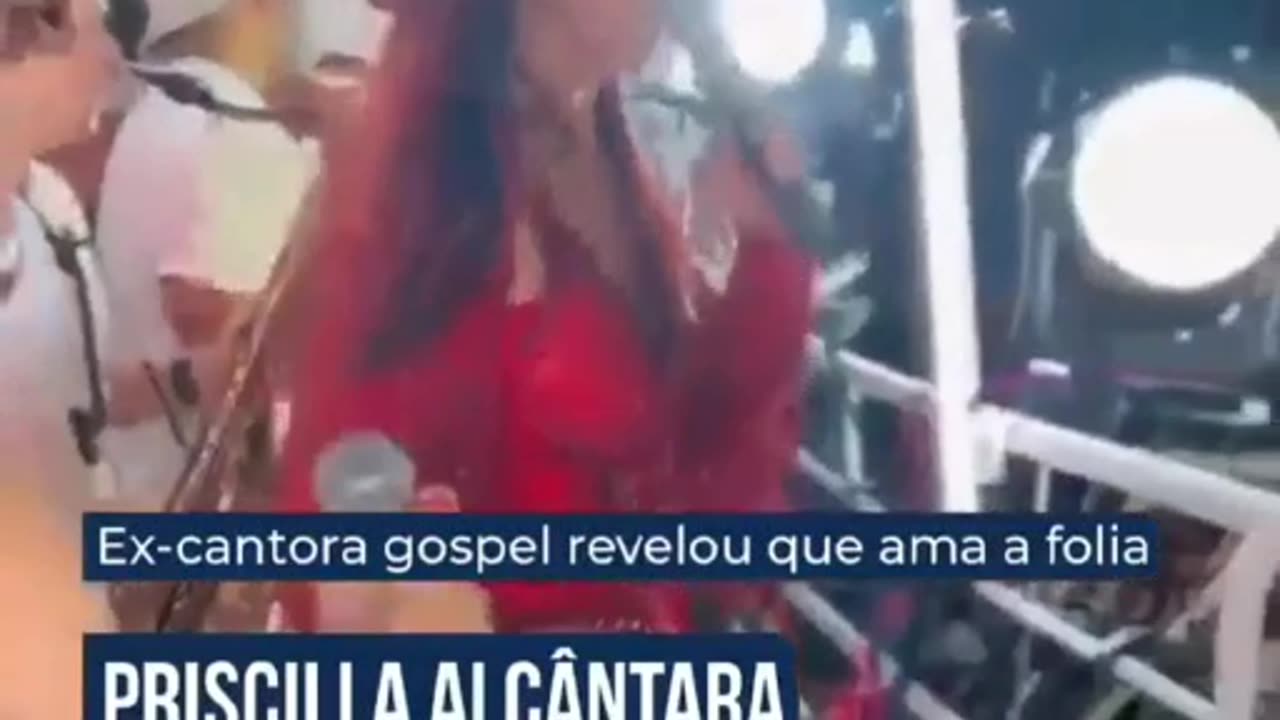 Cantora gospel se entrega à folia e canta com Ivete Sangalo no trio