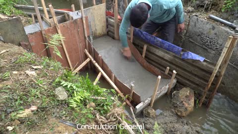 Blocking The Water Flow To Build Mini Hydroelectricity