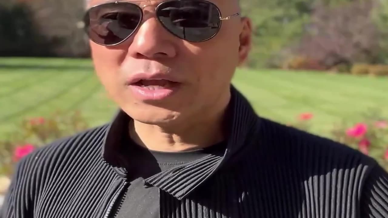 20221105文贵先生GETTR： #舒尔茨访华：经济被绑架，政治上跟美国不好，没选择！马克龙还有N个国家要去，给习主席加印（认可你）。