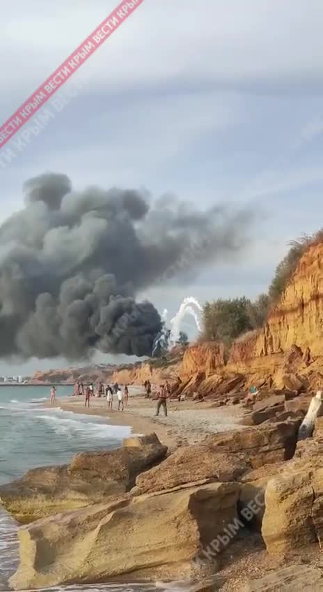 ΤΩΡΑ Αναφορές για πυρκαγιά και εκρήξεις σε αποθήκη πυρομαχικών στη Λιουμπιμόφκα της Σεβαστούπολης.