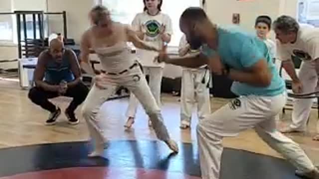 Capoeira: Professor Samurái vs. Vagalume