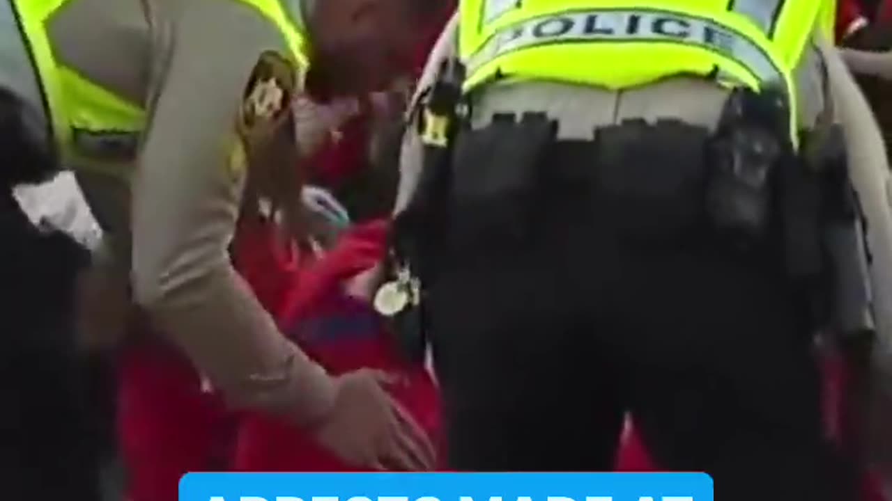 Culinary Workers Union members arrested in #LasVegas as strike looms.