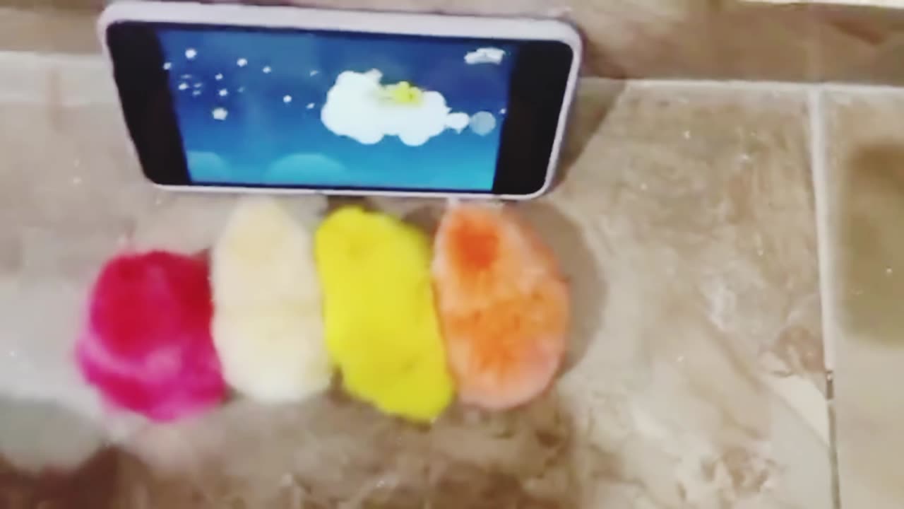 Cute baby 🐥🐣 chicken enjoy cartoon movie video